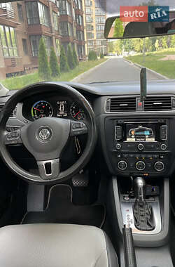 Седан Volkswagen Jetta 2013 в 