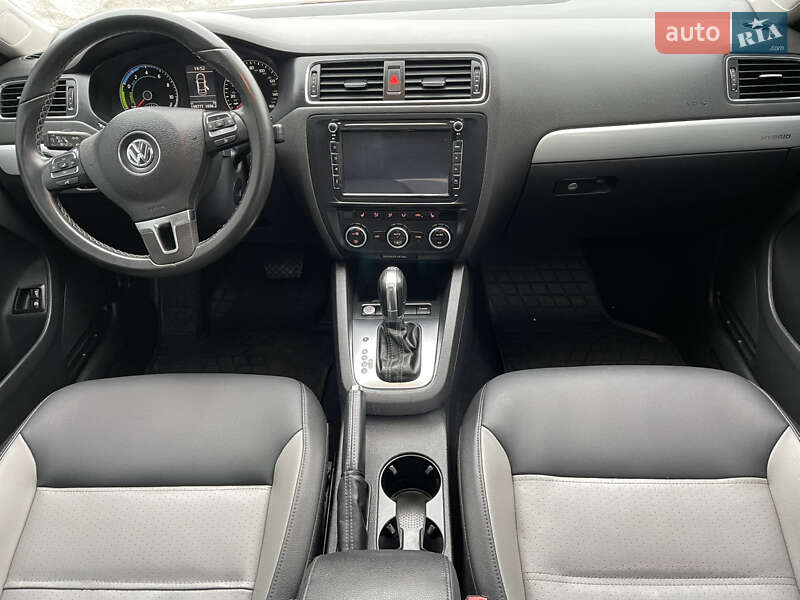 Седан Volkswagen Jetta 2012 в Києві