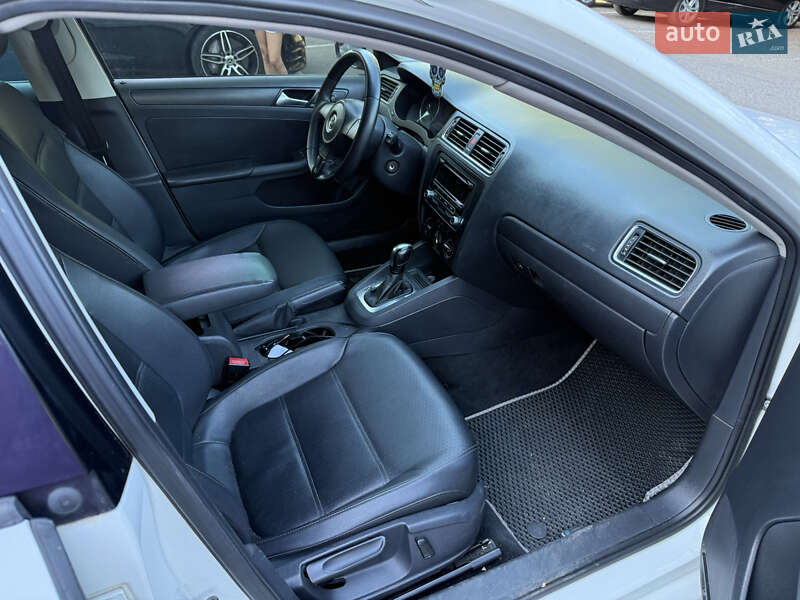 Седан Volkswagen Jetta 2013 в Одессе