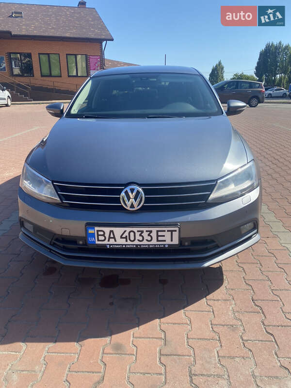 Седан Volkswagen Jetta 2015 в Києві фото 3 Седан Volkswagen Jetta 2015 в Києві