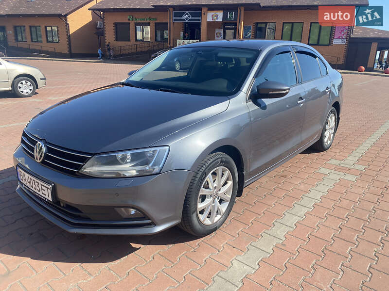 Седан Volkswagen Jetta 2015 в Києві фото 4 Седан Volkswagen Jetta 2015 в Києві