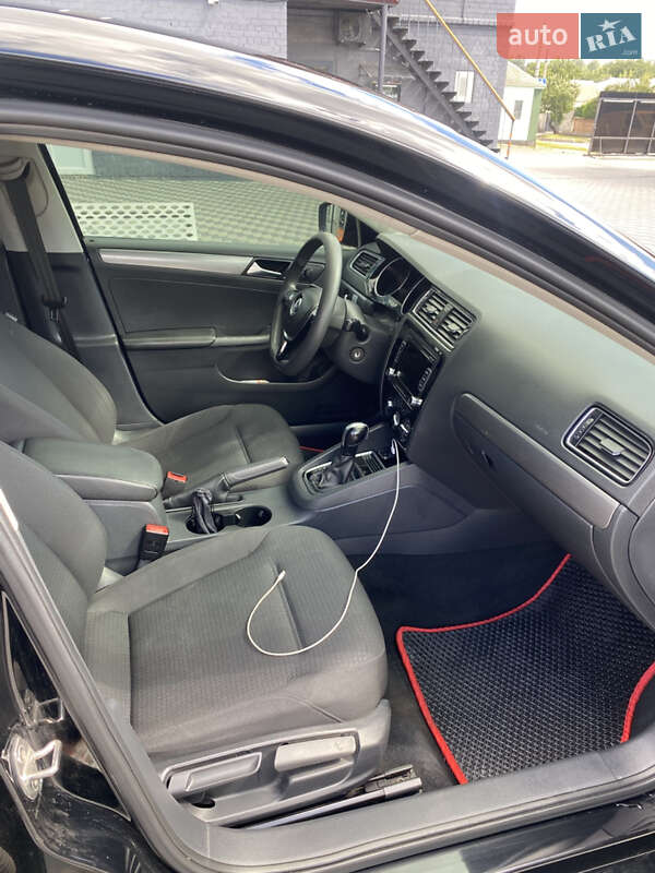 Седан Volkswagen Jetta 2015 в Харкові