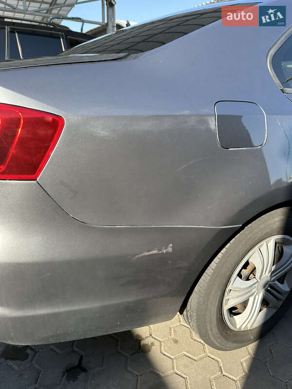 Седан Volkswagen Jetta 2014 в Києві