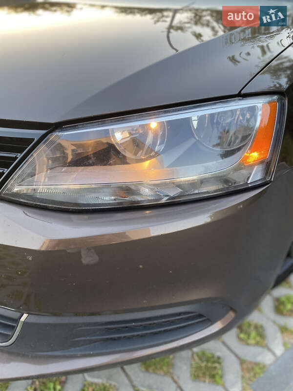 Седан Volkswagen Jetta 2013 в Луцьку