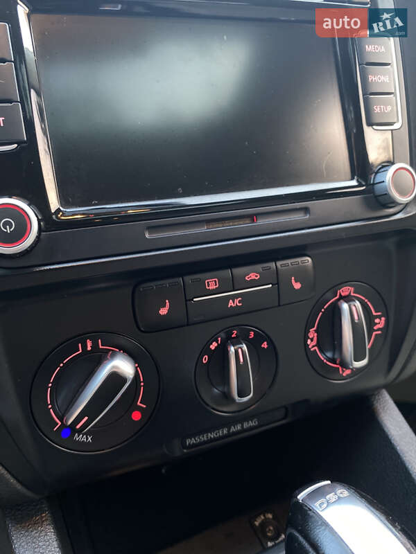 Седан Volkswagen Jetta 2013 в Луцьку