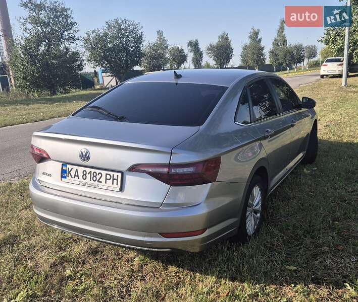 Седан Volkswagen Jetta 2021 в Киеве