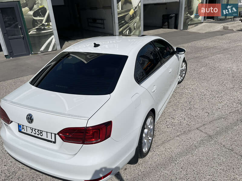 Седан Volkswagen Jetta 2014 в Киеве