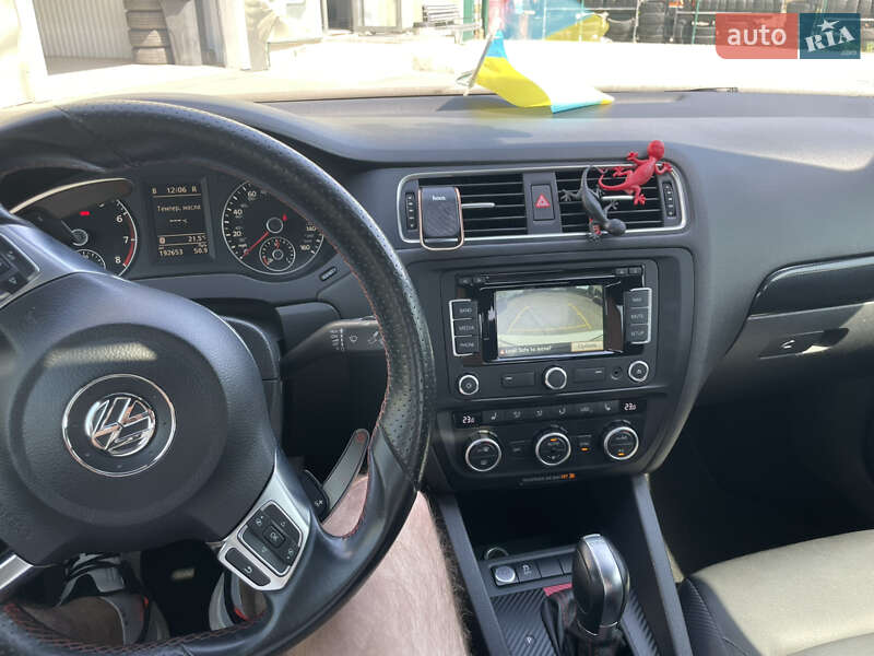 Седан Volkswagen Jetta 2014 в Киеве