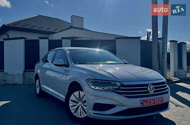 Седан Volkswagen Jetta 2019 в Львові