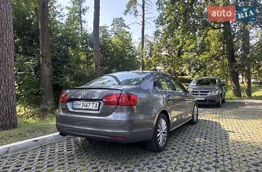 Седан Volkswagen Jetta 2013 в Києві