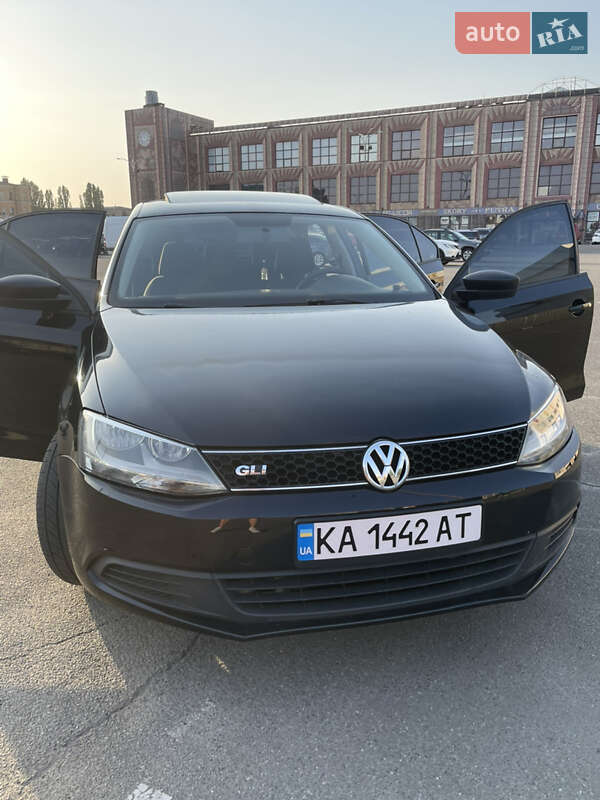 Седан Volkswagen Jetta 2012 в Києві