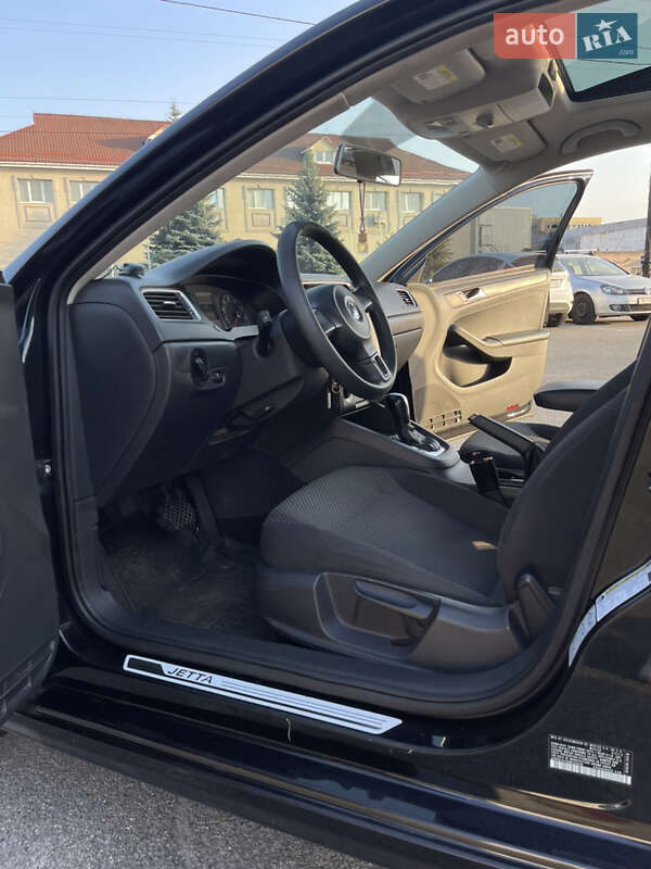 Седан Volkswagen Jetta 2012 в Києві