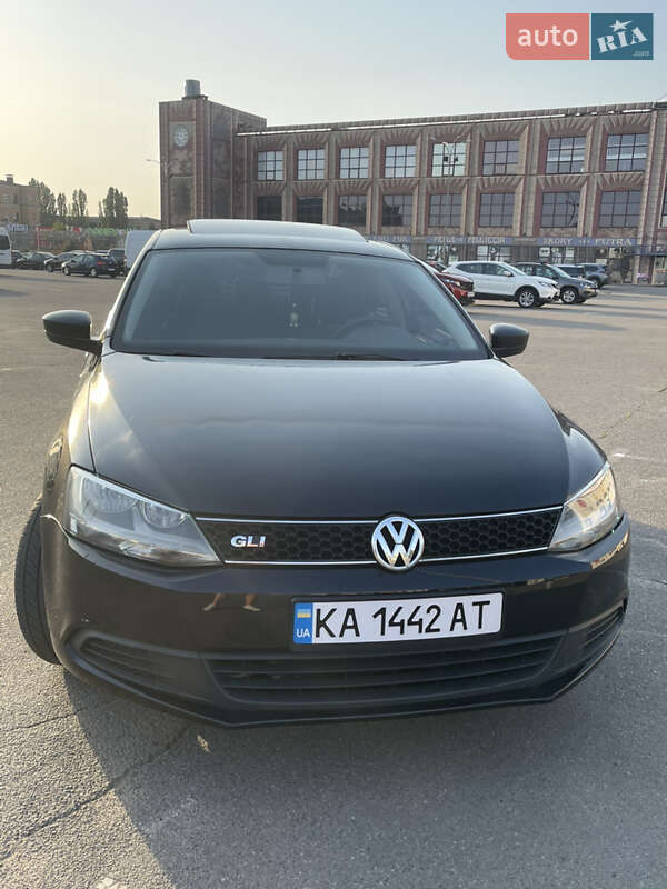 Седан Volkswagen Jetta 2012 в Києві