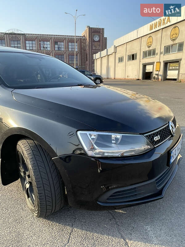 Седан Volkswagen Jetta 2012 в Києві