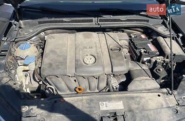 Седан Volkswagen Jetta 2010 в Решетиловке