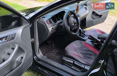 Седан Volkswagen Jetta 2014 в 
