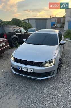 Седан Volkswagen Jetta 2013 в Дніпрі