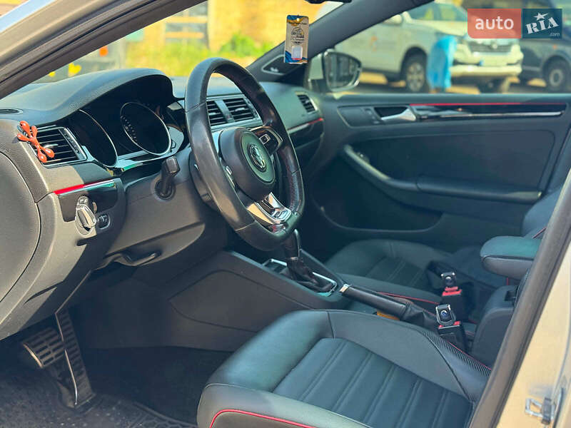 Седан Volkswagen Jetta 2015 в Киеве