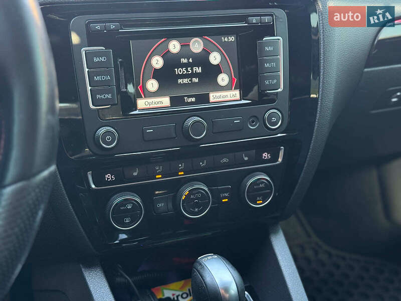 Седан Volkswagen Jetta 2015 в Киеве