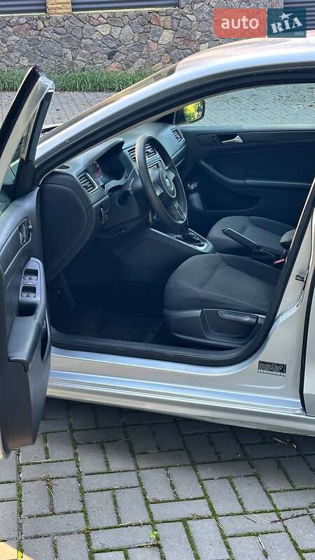 Седан Volkswagen Jetta 2013 в Полтаві