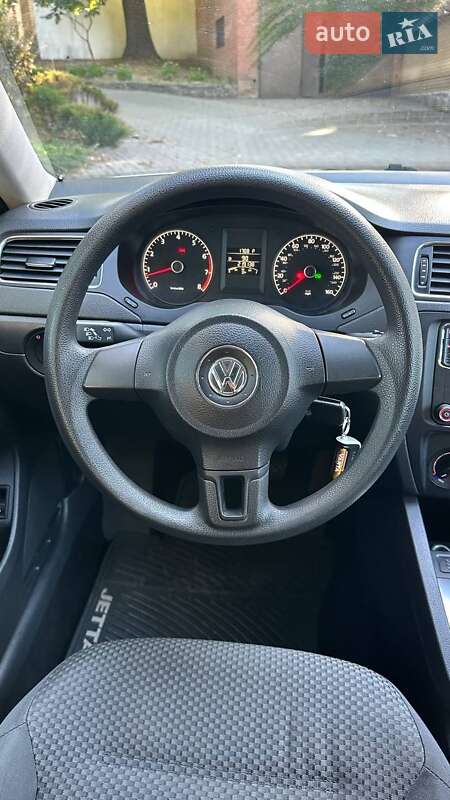 Седан Volkswagen Jetta 2013 в Полтаві