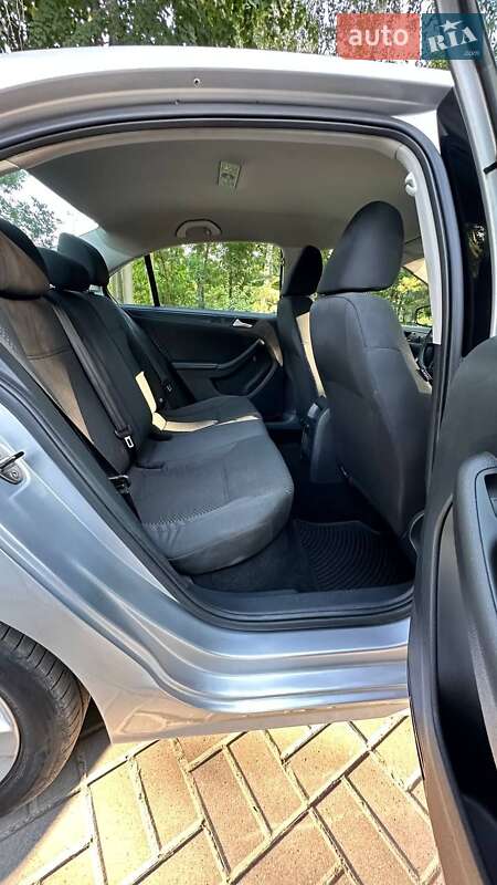 Седан Volkswagen Jetta 2013 в Полтаві