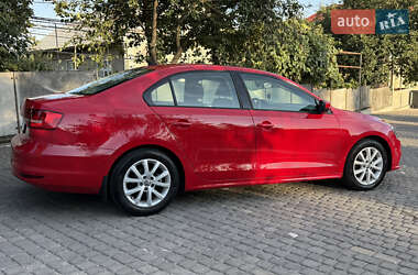 Седан Volkswagen Jetta 2015 в 