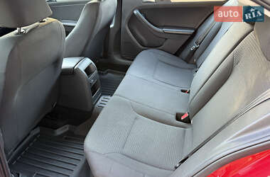 Седан Volkswagen Jetta 2015 в 