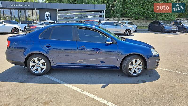 Седан Volkswagen Jetta 2005 в Вінниці
