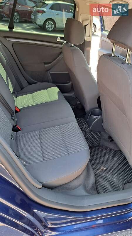 Седан Volkswagen Jetta 2005 в Вінниці