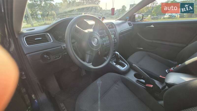 Седан Volkswagen Jetta 2014 в Полтаві