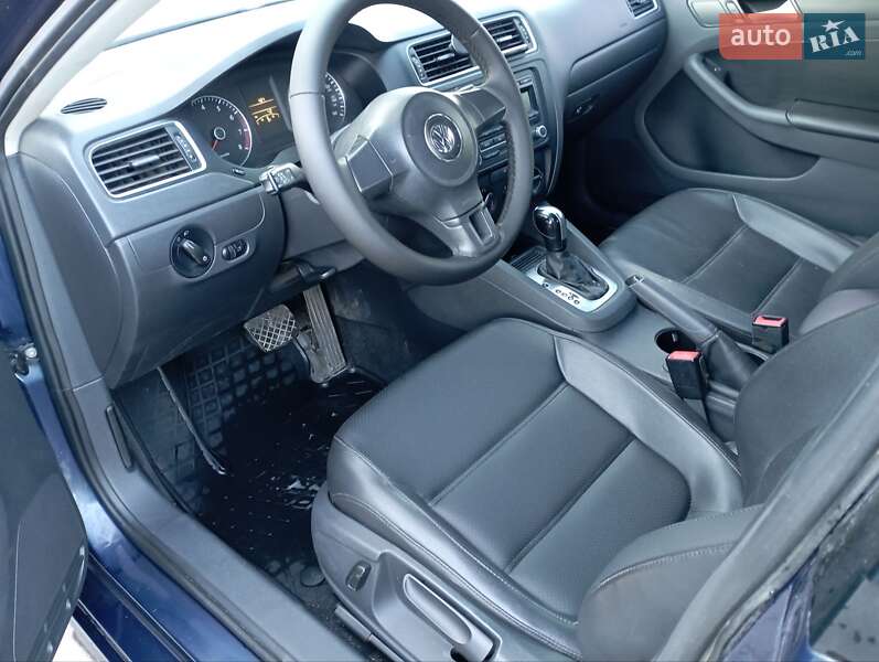 Седан Volkswagen Jetta 2013 в Кривом Роге