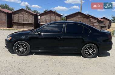 Седан Volkswagen Jetta 2013 в 