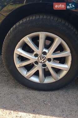 Седан Volkswagen Jetta 2011 в  фото 7 Седан Volkswagen Jetta 2011 в