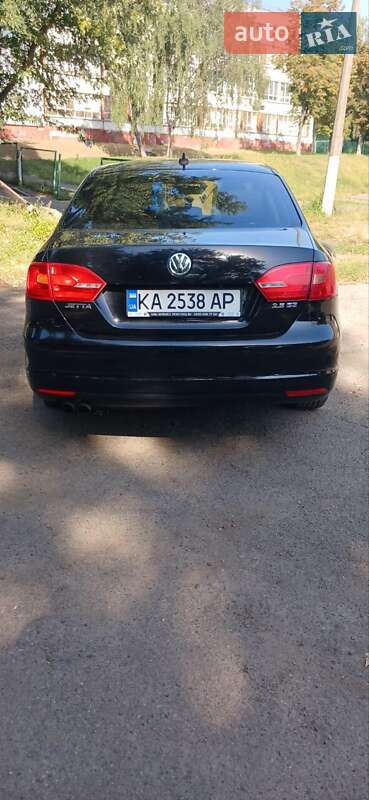 Седан Volkswagen Jetta 2011 в Києві
