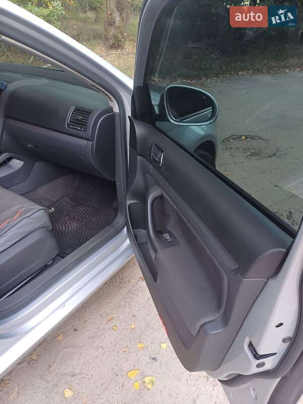 Седан Volkswagen Jetta 2005 в Ахтырке