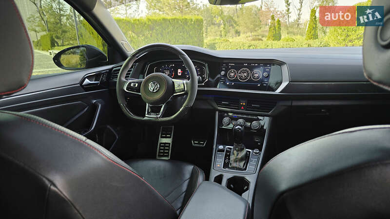 Седан Volkswagen Jetta 2019 в Днепре