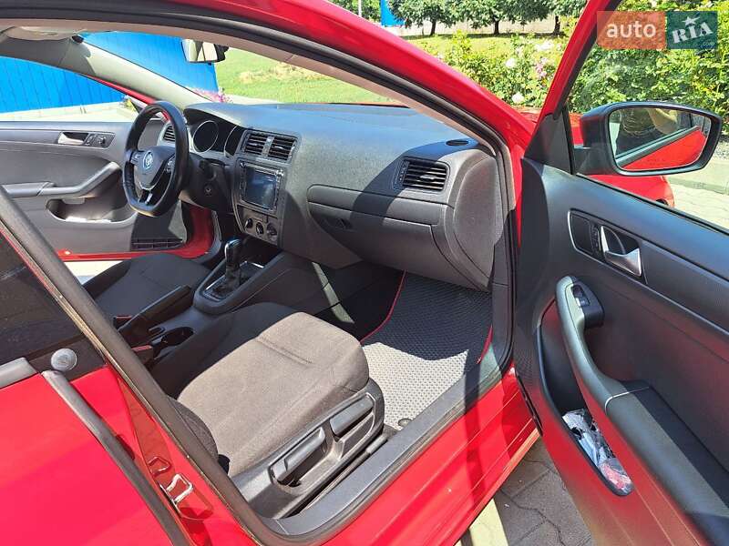 Седан Volkswagen Jetta 2015 в Полтаве