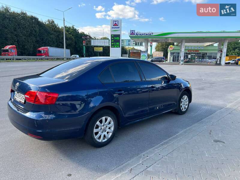 Седан Volkswagen Jetta 2013 в Вінниці