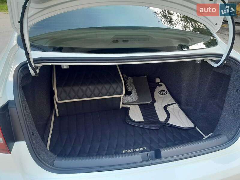 Седан Volkswagen Jetta 2016 в Миколаєві