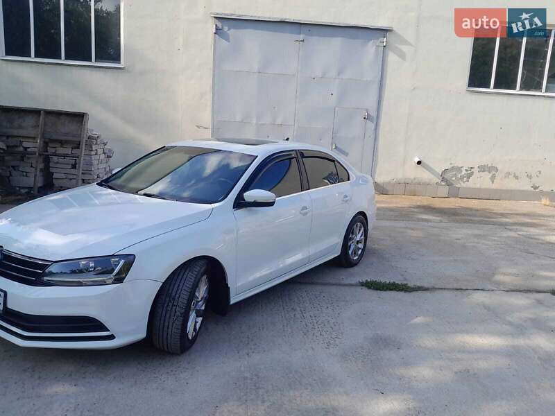 Седан Volkswagen Jetta 2016 в Миколаєві