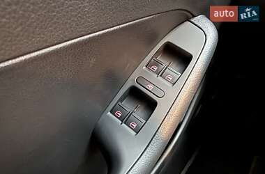 Седан Volkswagen Jetta 2015 в 