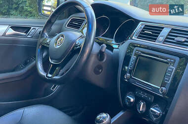 Седан Volkswagen Jetta 2014 в 