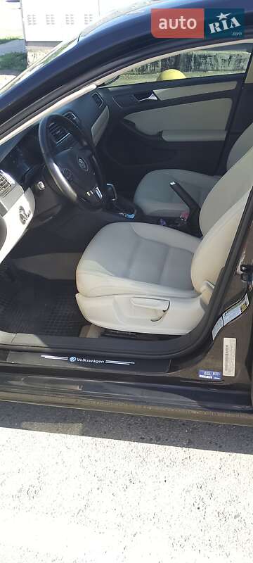 Седан Volkswagen Jetta 2010 в Одессе