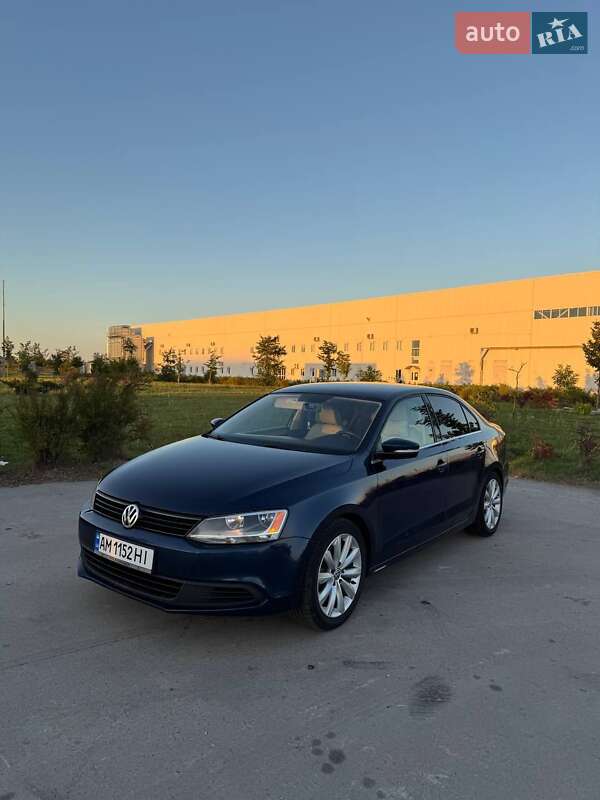 Седан Volkswagen Jetta 2014 в Коростене