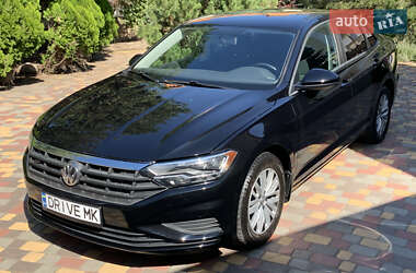 Седан Volkswagen Jetta 2018 в Николаеве
