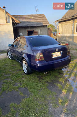 Седан Volkswagen Jetta 2000 в Красному