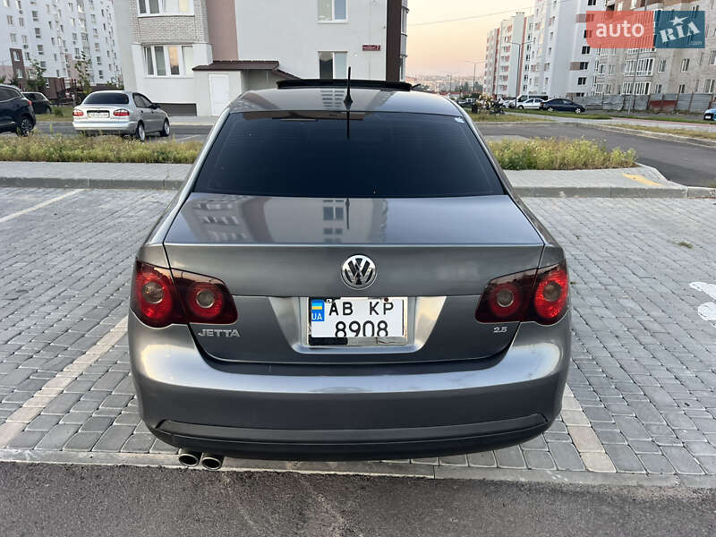Седан Volkswagen Jetta 2010 в Виннице