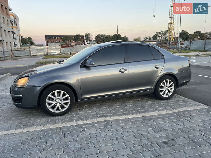 Седан Volkswagen Jetta 2010 в Виннице