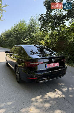 Седан Volkswagen Jetta 2020 в Львове